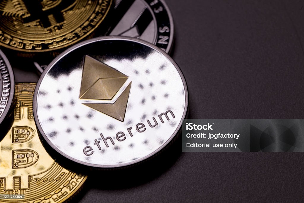  以太坊质押挖矿参与路径有哪些？收益背后的风险与机遇如何平衡？  